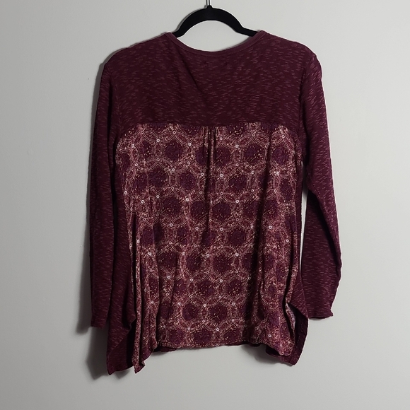 MAX JEANS Maroon Tunic Top with Side Slits and Patterned Back Size Small - Picture 10 of 16